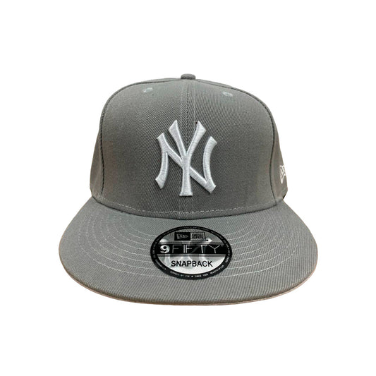 Gorra Snapback New Era 9Fifty Modelo New York Yankees MLB Color Blanco