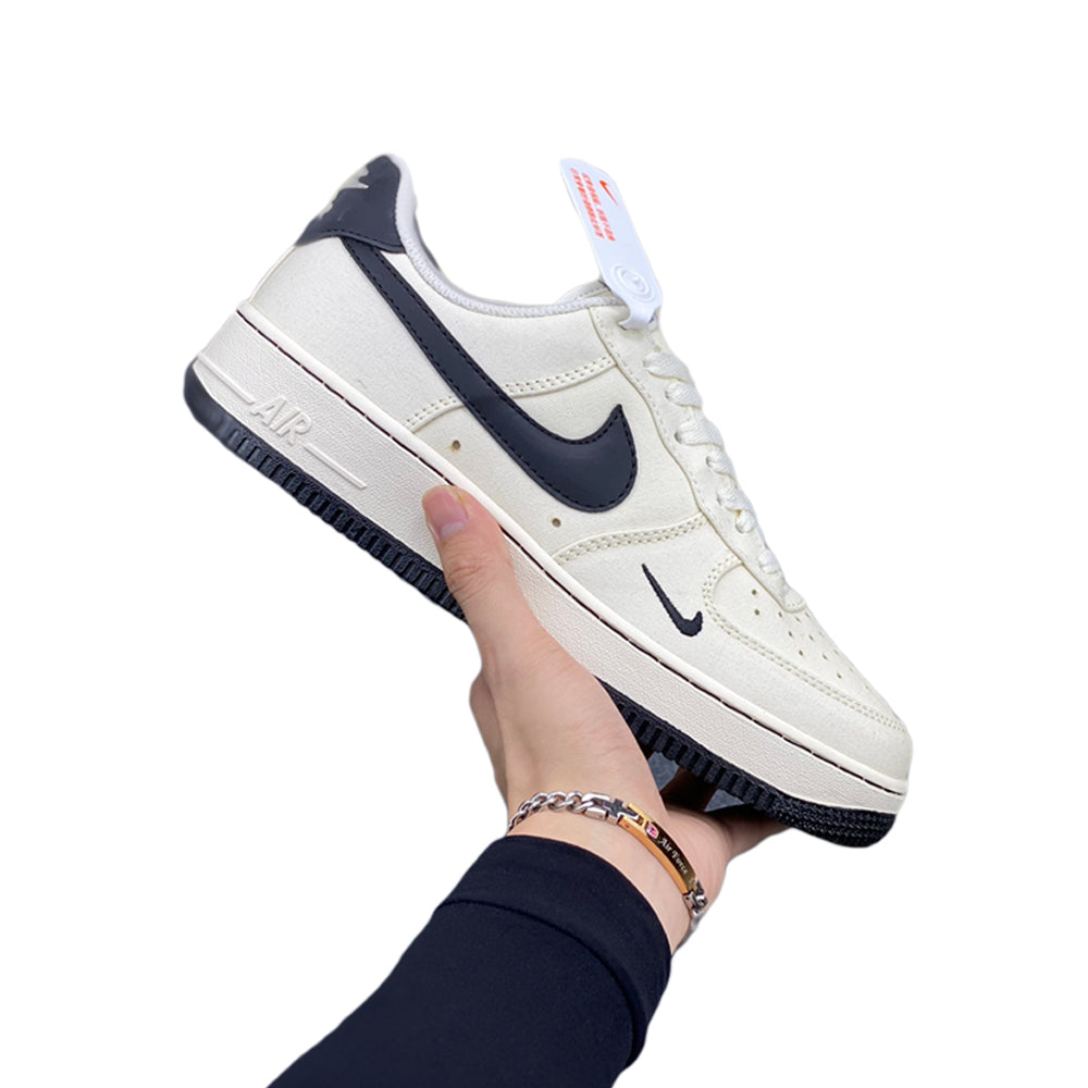 Zapatillas Urbanas Nike Air Force 1 '07 Color Beige Unisex